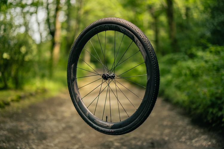 Posvietili sme si na konštrukciu plášťov Bontrager