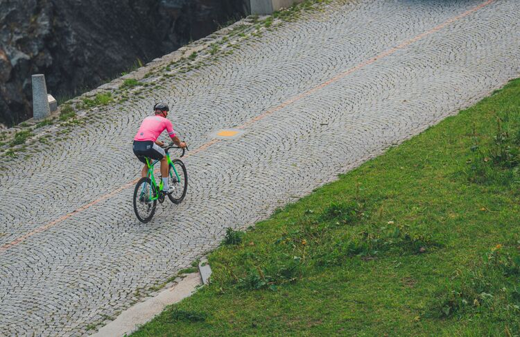 Trek Emonda vs Domane: Základný rozdiel v jednej vete