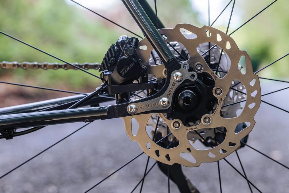 Brzdy Shimano 105 Di2