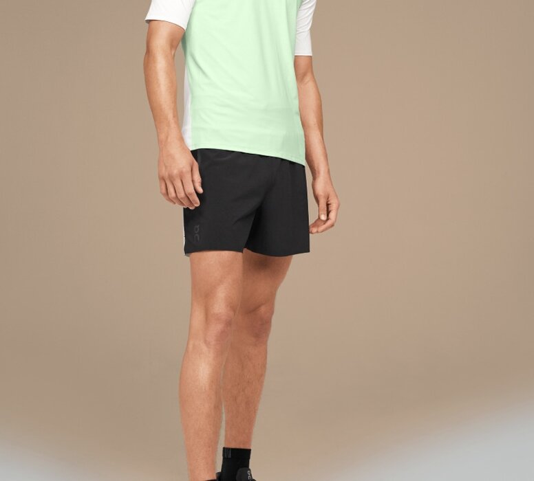 Kraťasy On Running Explorer Shorts Black