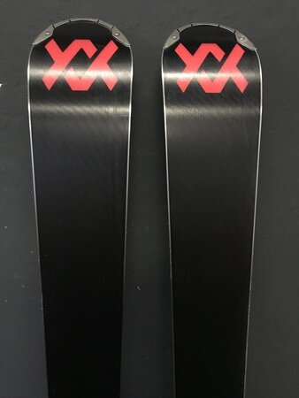 Testované lyže Völkl Racetiger GS 19/20