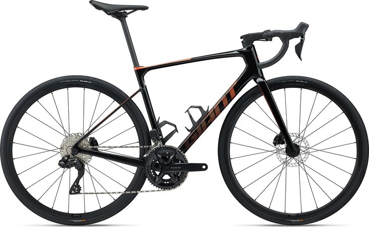 Bicykel Giant Defy Advanced 1 Black/Helios Orange 2024