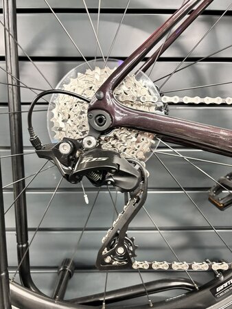 Testovaný bicykel Giant Defy Advanced 2 Tiger Red 2024