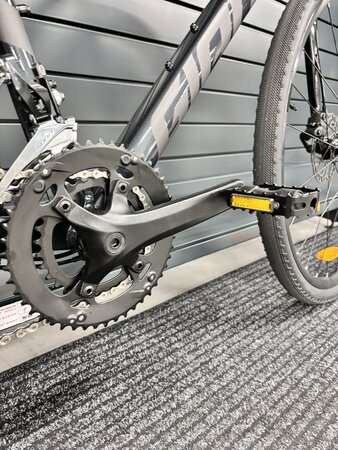 Testovaný bicykel Giant FastRoad AR 2 Metallic Black 2024