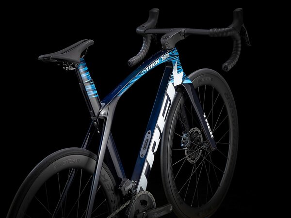 Bicykel Trek Madone SLR 7 eTap Narvy Carbon Smoke/Blue 2021