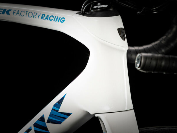 Bicykel Trek Domane SLR 7 Trek White/Blue 2021