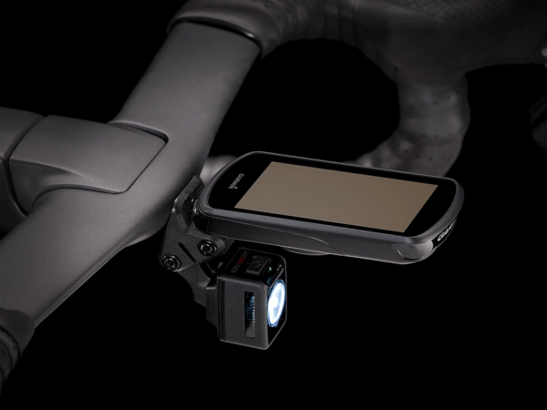 Bicykel Trek Madone SLR 6 eTap Gen 6 Dark Prismatic/Trek Black 2022