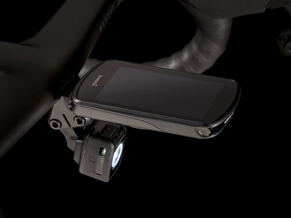 Bicykel Trek Madone SLR 9 Gen 7 Metallic Red Smoke to Red Carbon Smoke 2024