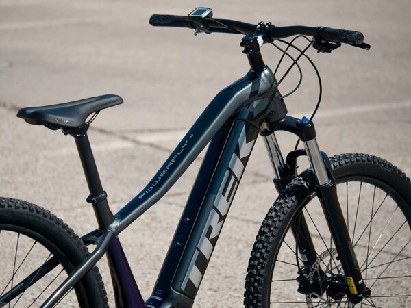 Elektrobicykel Trek Powerfly 4 625 Grey/Purple 2021/2022