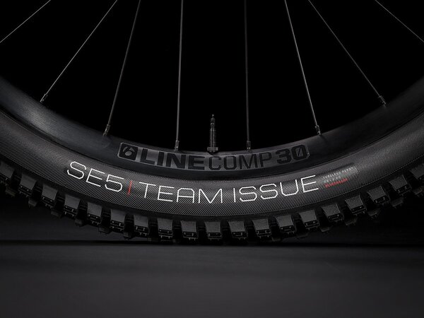 Elektrobicykel Trek Rail 9.7 NX Charcoal to Root Beer Ano Decal 2021