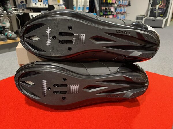 Cyklistické tretry Giro Savix HV+ Black