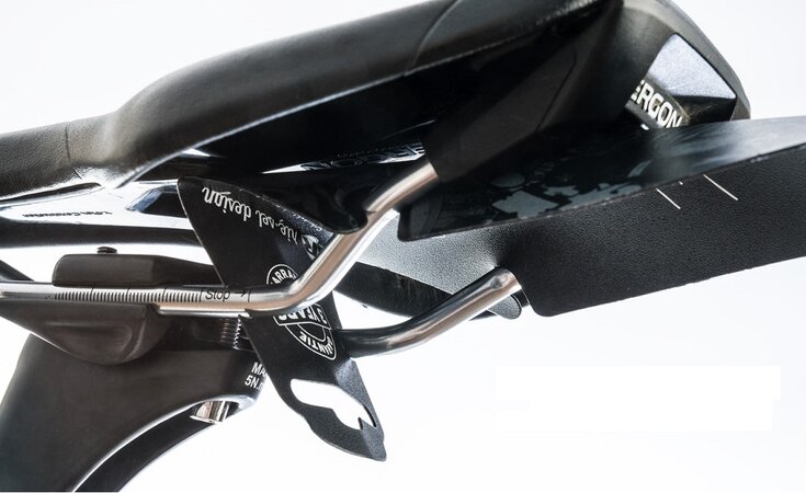 Blatník Rie:sel Design Rit:Ze Stickerbomb