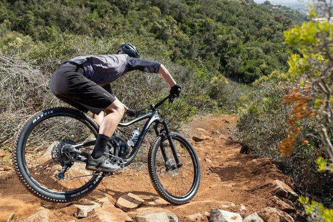 Fľaša Giant Doublespring 0,60l Transparent Gray/Black