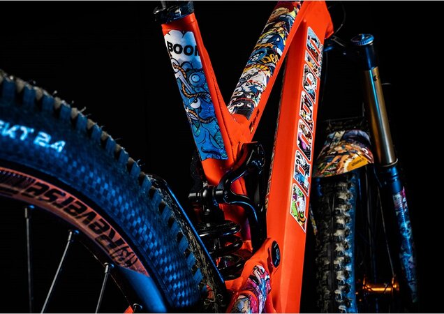 Fólia na rám Rie:sel Design Tape 3000 Stickerbomb