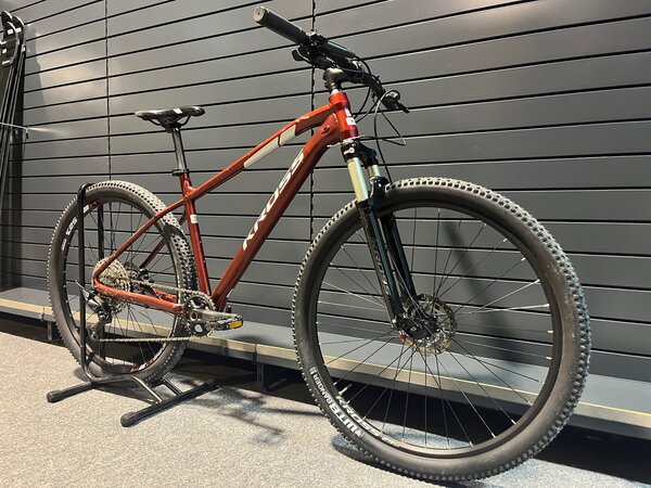 Testovaný Bicykel Kross Level 6.0 Ruby/Silver Glossy 2022