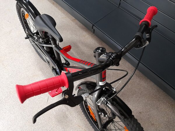 Testovaný Bicykel Trek Precaliber 24 Anthracite 2023