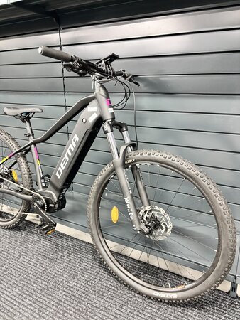 Testovaný elektrobicykel Dema Gama Anthracit/Light Grey 2023
