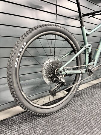 Testovaný bicykel Giant Stance 29 2 Misty Forest 2024