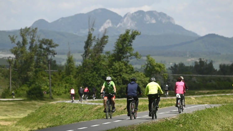 Cyklotrasa Trenčín - Nemšová - Brumov