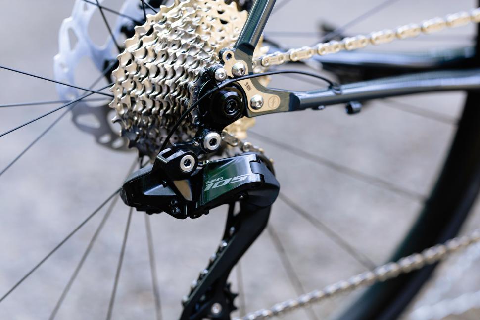 Prehadzovačka Shimano 105 Di2