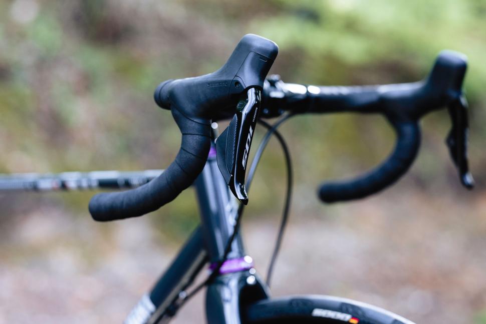 Radiace páčky Shimano 105 Di2